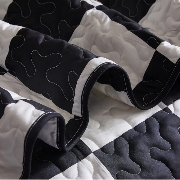 Checkered Quilt Set Queen Size Geometric Plaid/Grid Pattern - Picture 7 of 7